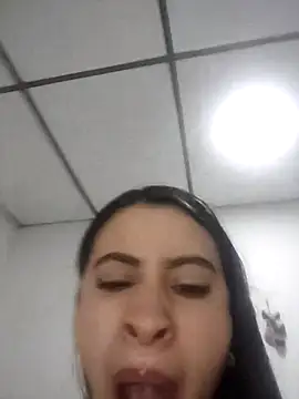 Snapshot of mialorents chatting on 12-13-25, 08:47 mialorents online show from 12-13-25, 08:47