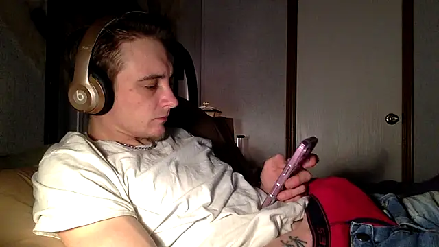 Snapshot of Ilovepussy1911 chatting on 02-08-26, 08:45 Ilovepussy1911 online show from 02-08-26, 08:45