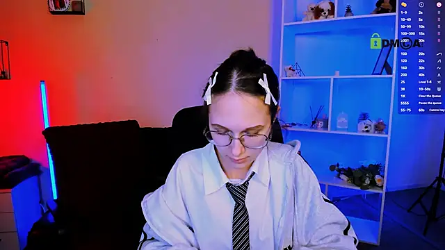 mona cloud online show from 11-16-25, 12:38