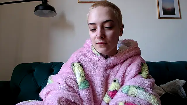 Snapshot of OllympeKaii chatting on 03-05-25, 09:16 OllympeKaii online show from 03-05-25, 09:16