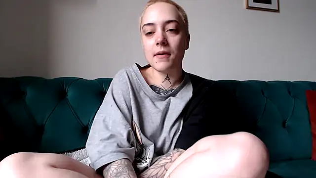 Snapshot of OllympeKaii chatting on 03-10-25, 07:42 OllympeKaii online show from 03-10-25, 07:42