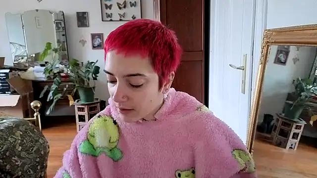 Snapshot of OllympeKaii chatting on 10-10-25, 06:56 OllympeKaii online show from 10-10-25, 06:56