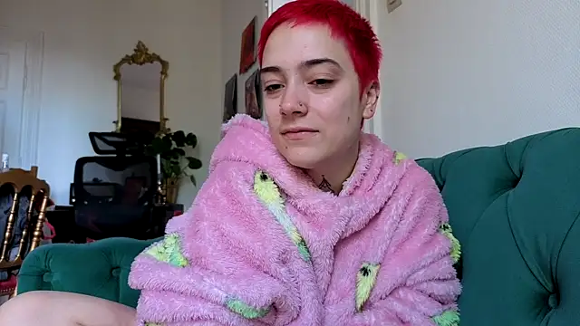 Snapshot of OllympeKaii chatting on 10-21-25, 08:26 OllympeKaii online show from 10-21-25, 08:26