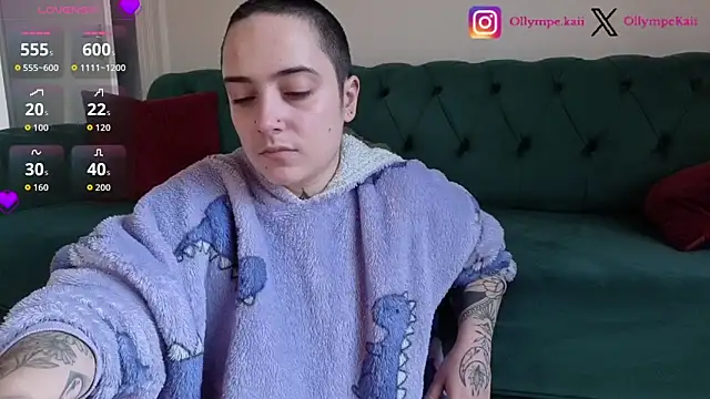 Snapshot of OllympeKaii chatting on 12-18-25, 11:49 OllympeKaii online show from 12-18-25, 11:49