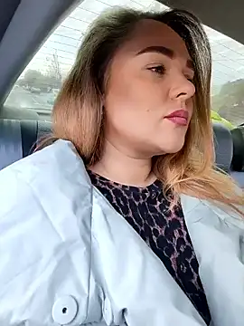 Juicy PeachLux online show from 10-18-25, 08:37