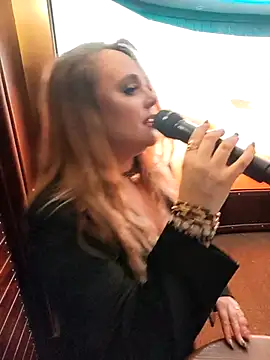 Juicy PeachLux online show from 11-01-25, 05:04