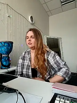 Juicy PeachLux online show from 02-15-26, 07:51