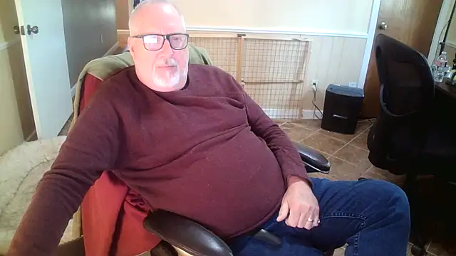 Snapshot of superbearboss chatting on 11-01-25, 08:11 superbearboss online show from 11-01-25, 08:11