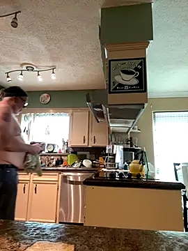 Snapshot of superbearboss chatting on 11-26-25, 06:42 superbearboss online show from 11-26-25, 06:42