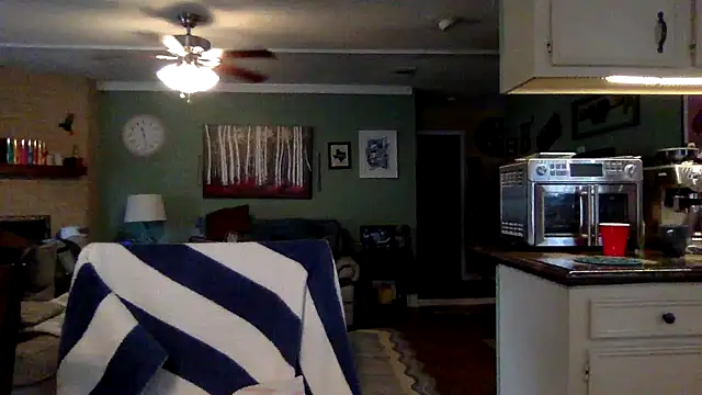 Snapshot of superbearboss chatting on 01-08-26, 05:26 superbearboss online show from 01-08-26, 05:26