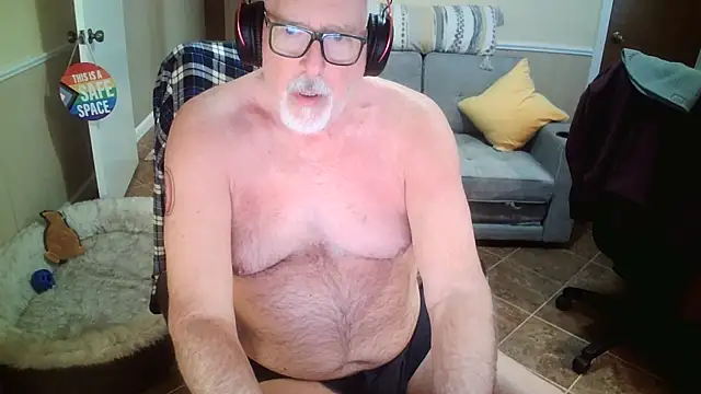 Snapshot of superbearboss chatting on 01-14-26, 08:03 superbearboss online show from 01-14-26, 08:03