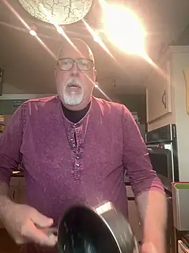 Snapshot of superbearboss chatting on 01-15-26, 07:06 superbearboss online show from 01-15-26, 07:06