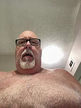 Snapshot of superbearboss chatting on 03-01-26, 10:12 superbearboss online show from 03-01-26, 10:12