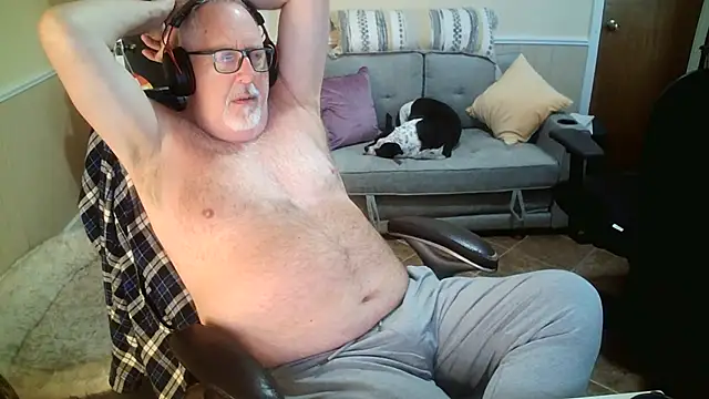 superbearboss online show from 06-06-26, 03:17