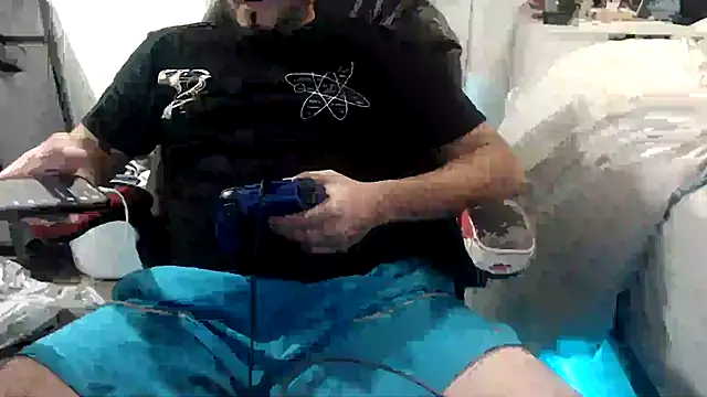 Snapshot of magnumbull chatting on 01-13-26, 12:49 magnumbull online show from 01-13-26, 12:49