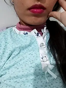 Snapshot of saraaxx1 chatting on 02-01-26, 02:37 saraaxx1 online show from 02-01-26, 02:37