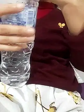 Snapshot of saraaxx1 chatting on 02-05-26, 10:47 saraaxx1 online show from 02-05-26, 10:47