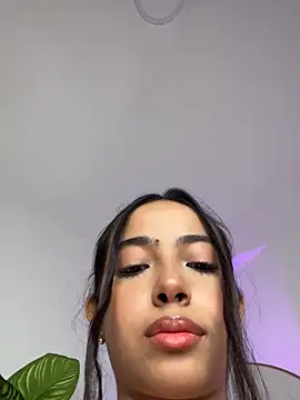 Snapshot of _Emily_Thompson_ chatting on 10-19-25, 09:37 Emily Thompson online show from 10-19-25, 09:37