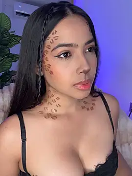 Snapshot of _Emily_Thompson_ chatting on 10-30-25, 02:02 Emily Thompson online show from 10-30-25, 02:02