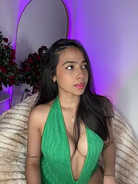 Snapshot of _Emily_Thompson_ chatting on 11-12-25, 04:35 Emily Thompson online show from 11-12-25, 04:35