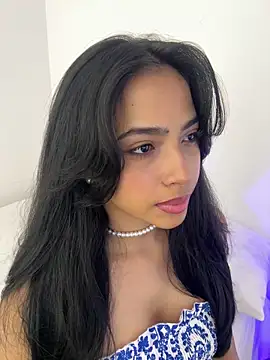  Emily Thompson  online show from 02-07-26, 11:08