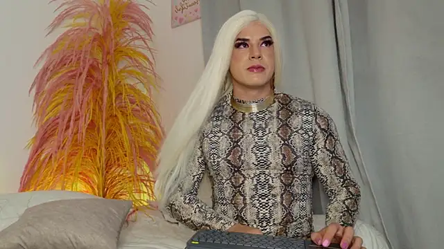 isahilton1 online show from 03-22-25, 01:22