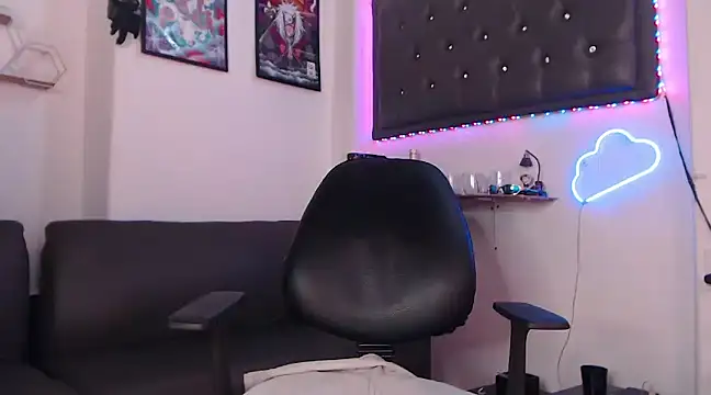 Monkey uchiha777 online show from 03-17-25, 07:37