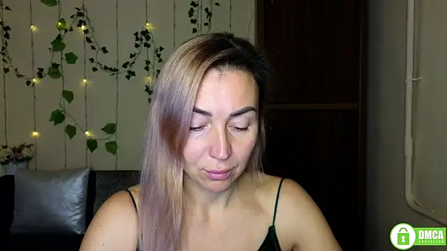 Kiss julli88I online show from 11-21-25, 06:28