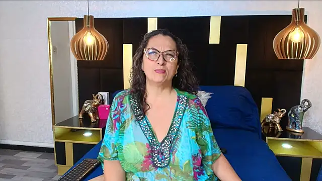 Snapshot of AlessandraLeroy chatting on 10-19-25, 01:01 AlessandraLeroy online show from 10-19-25, 01:01