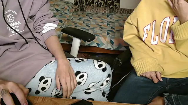 NaughtyThrouple007 online show from 12-18-25, 12:49