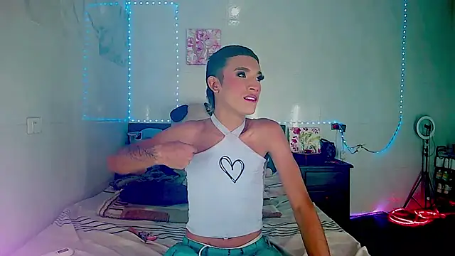 Snapshot of KimberlyXtreme chatting on 10-24-25, 08:27 KimberlyXtreme online show from 10-24-25, 08:27