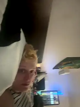 KITTYBOOBOOFUXX online show from 12-21-25, 08:38