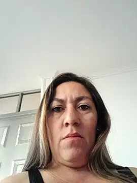 Luna-nevada online show from 11-10-25, 09:47