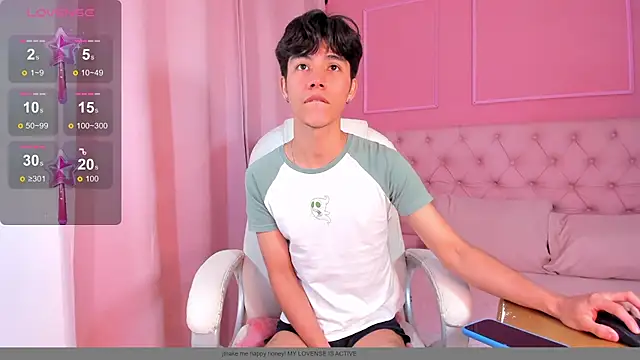 Snapshot of SHADY_STONE chatting on 03-14-25, 11:00 SHADY STONE online show from 03-14-25, 11:00