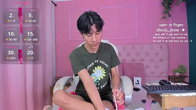 Snapshot of SHADY_STONE chatting on 09-30-25, 09:31 SHADY STONE online show from 09-30-25, 09:31