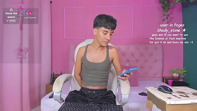 Snapshot of SHADY_STONE chatting on 12-15-25, 10:47 SHADY STONE online show from 12-15-25, 10:47