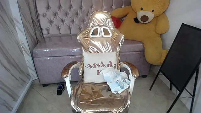 Snapshot of _wendy_b chatting on 03-13-25, 01:54  wendy b online show from 03-13-25, 01:54