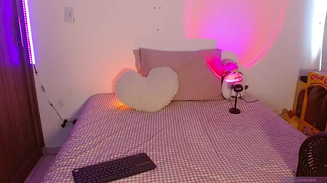 Oliviargf online show from 03-09-26, 12:20