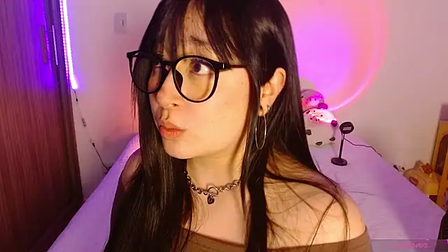 Snapshot of Oliviargf chatting on 05-16-26, 02:30 Oliviargf online show from 05-16-26, 02:30