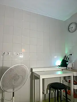 Snapshot of Hannah_Kiim chatting on 07-29-26, 04:43 Hannah Kiim online show from 07-29-26, 04:43