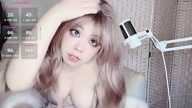 Snapshot of Cocobee chatting on 12-02-25, 05:08 Cocobee online show from 12-02-25, 05:08