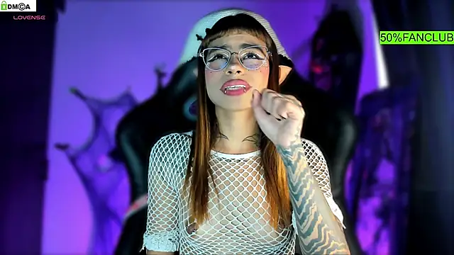 Snapshot of sofiafenty chatting on 10-09-25, 05:33 sofiafenty online show from 10-09-25, 05:33