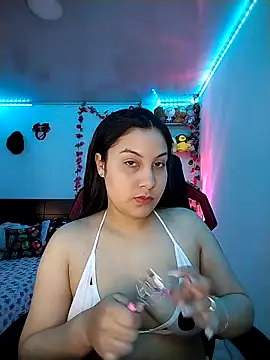 esmeralda jadees online show from 04-18-26, 08:09