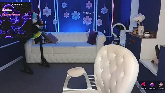 Snapshot of Kira_Kenet chatting on 10-27-25, 09:46 Kira Kenet online show from 10-27-25, 09:46