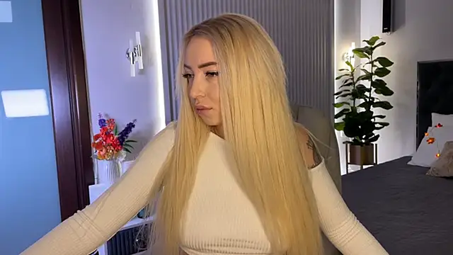 OhMyEmma online show from 10-15-25, 01:28