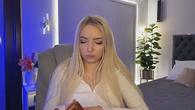 OhMyEmma online show from 11-09-25, 01:15