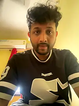 Snapshot of MIRTHICK2002 chatting on 10-25-25, 05:37 MIRTHICK2002 online show from 10-25-25, 05:37