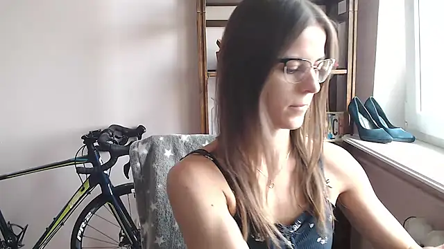 love megi online show from 06-02-26, 01:24