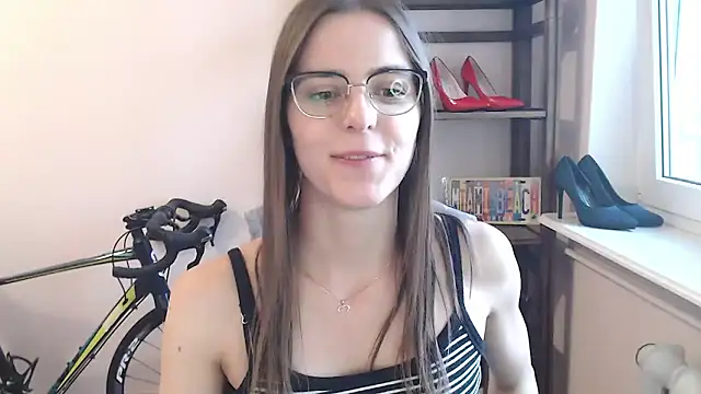 Snapshot of love_megi chatting on 06-14-26, 06:43 love megi online show from 06-14-26, 06:43