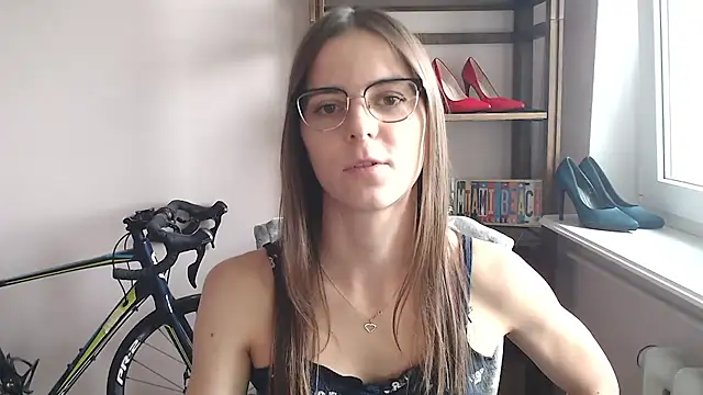 Snapshot of love_megi chatting on 06-15-26, 01:35 love megi online show from 06-15-26, 01:35